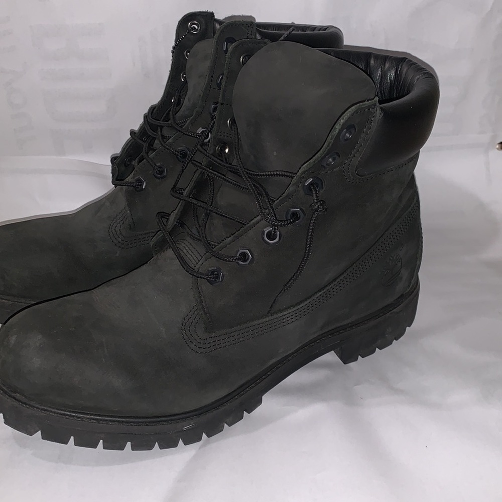 Boots - Picture 2 of 6